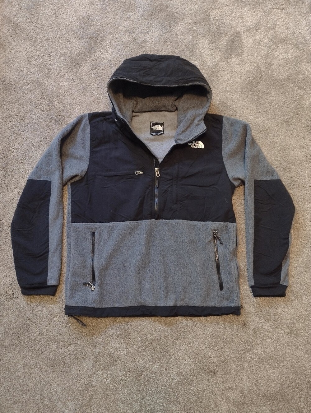 The North Face Denali Men’s Hooded Half-Zip Pullover Medium - Gray/Black